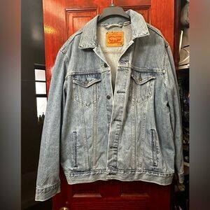 Levi’s Light Wash Men’s Jean Jacket